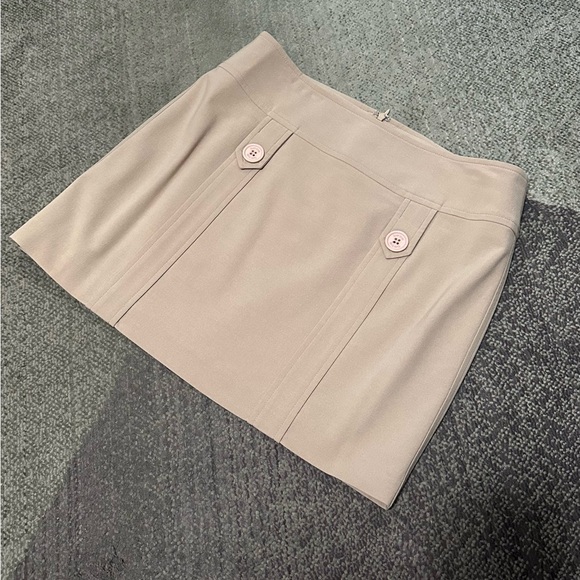 EUC 1990’s Vintage BeBe 2 piece Suit. Beautiful camel color.Size 6/8 - Picture 11 of 16